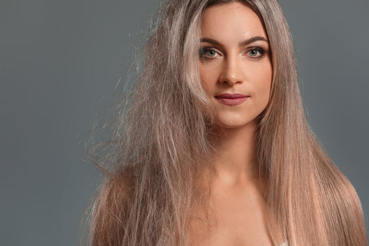 Pasa de Despeinada a Despampanante con estos tips para evitar el frizz